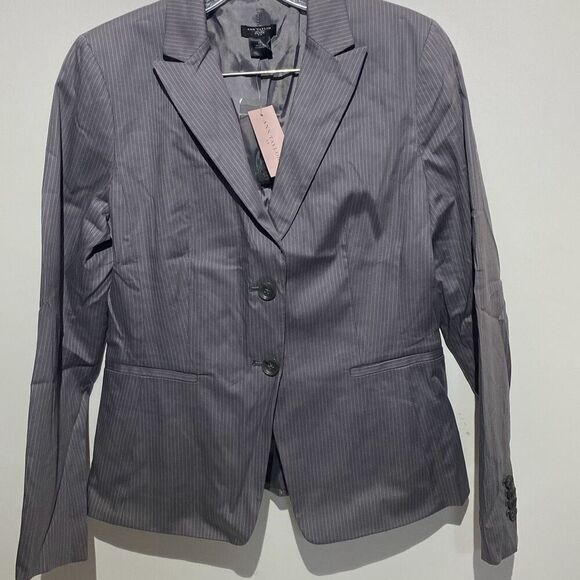 Ann Taylor Women's Gray Pinstripe Single Breasted Blazer Jacket Size 6P NWT - Picture 2 of 8
